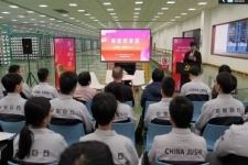 奏響青春之歌，感受奮斗力量！“青春思享嘉”黨的二十大精神宣講走進(jìn)“未來(lái)工廠”